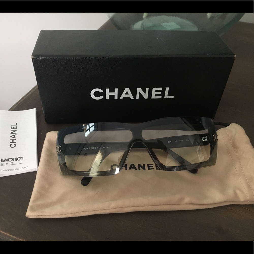 CHANEL sunglasses